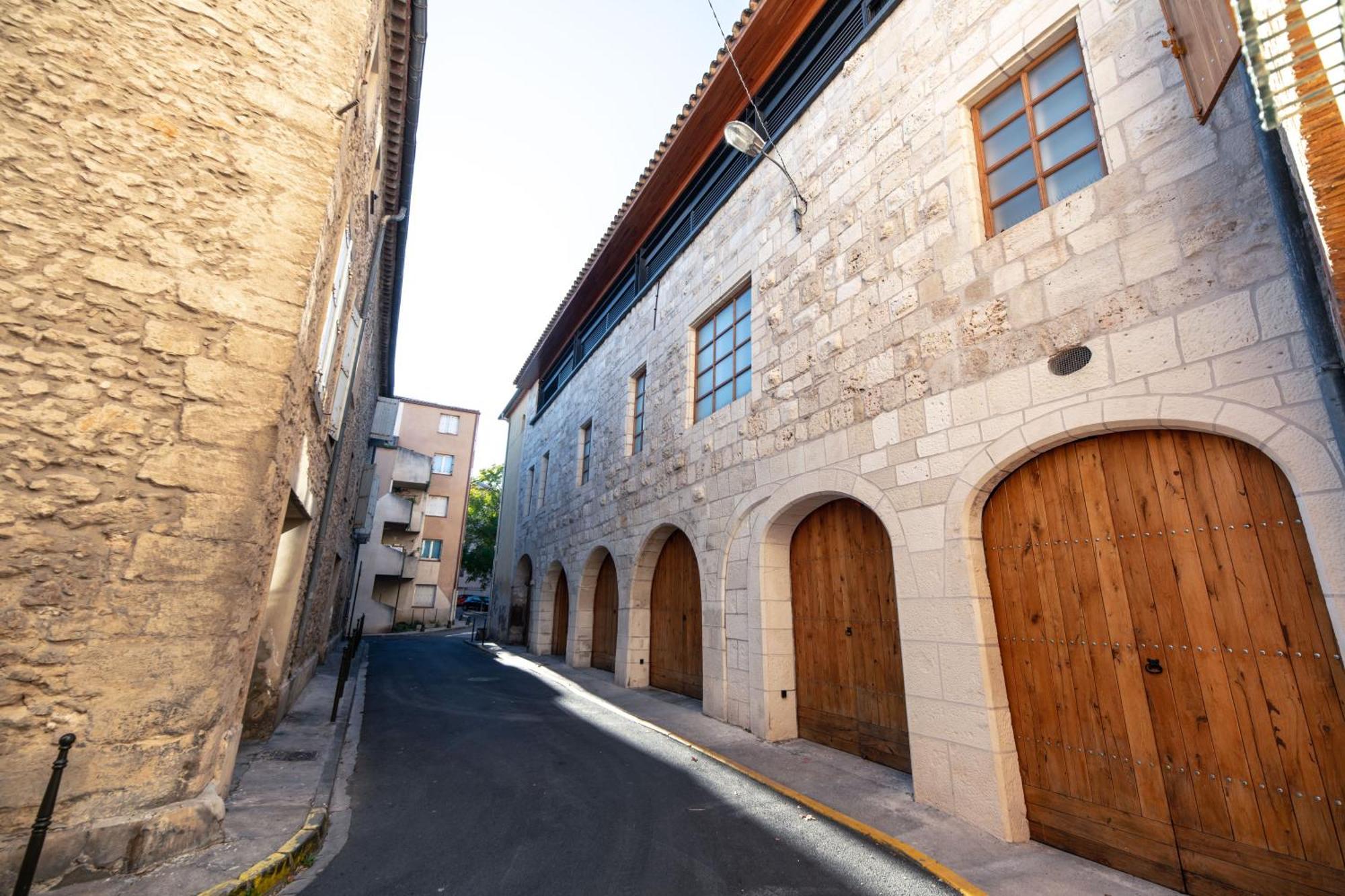 Petit Presbytere Dans L'eglise